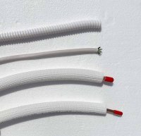 Leitungsset 1/4" + 3/8" (6,35/9,52 mm) Isolierte Kältemittelleitung mit Kabel und Kondensatschlauch Leitungsset 1/4" + 3/8" (6,35/9,52 mm) Isolierte Kältemittelleitung mit Kabel und Kondensatschlauch